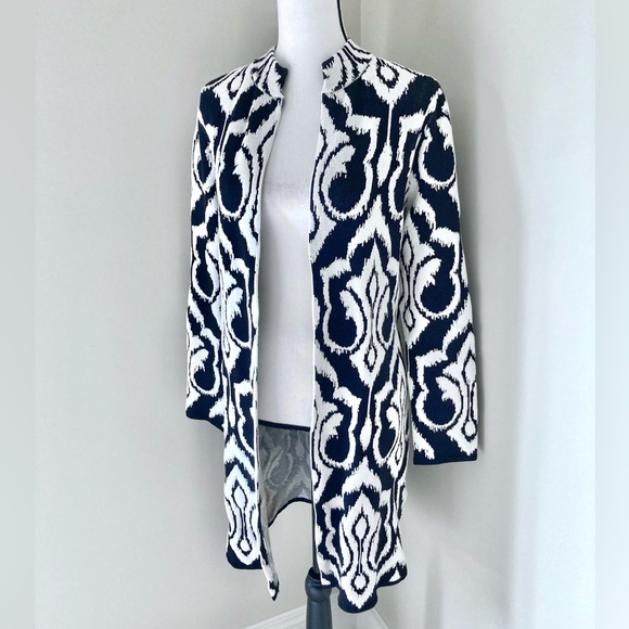 NWT Chico’s Contrast Jacquard Cardigan Size M - Picture 4 of 11